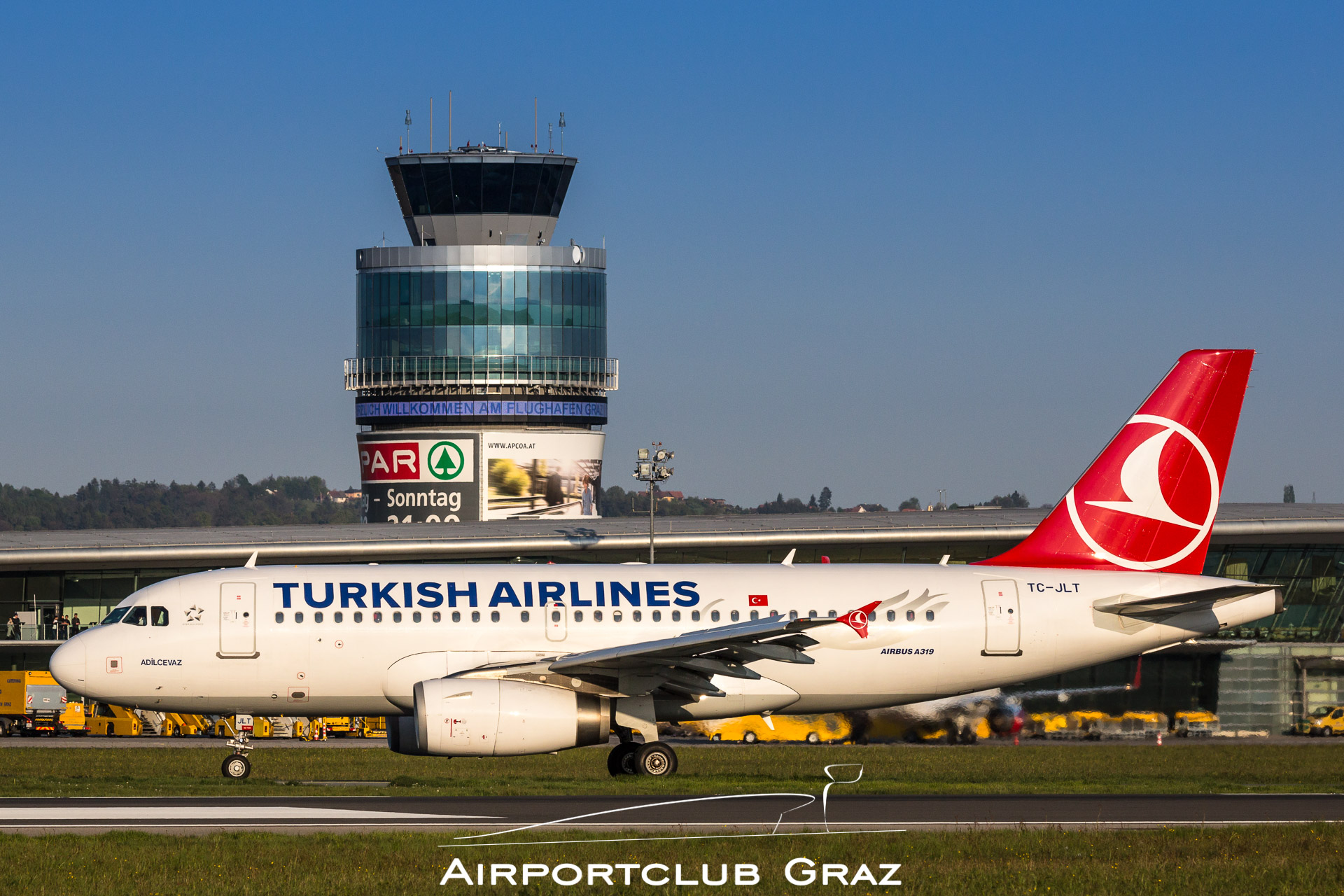 Turkish Airlines Airbus 319-132