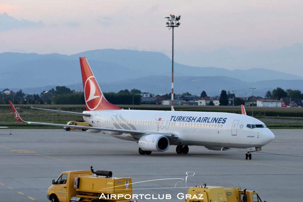 Turkish Airlines Boeing 737-8F2 TC-JZG