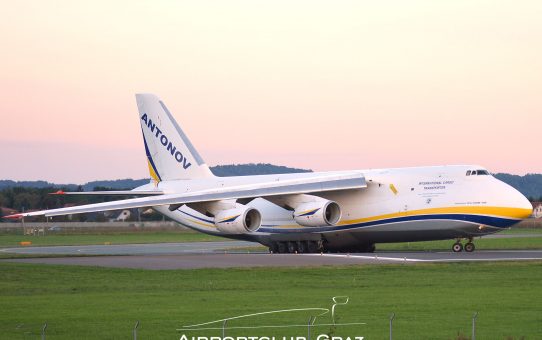 Antonov An-124 besuchte den Flughafen Graz