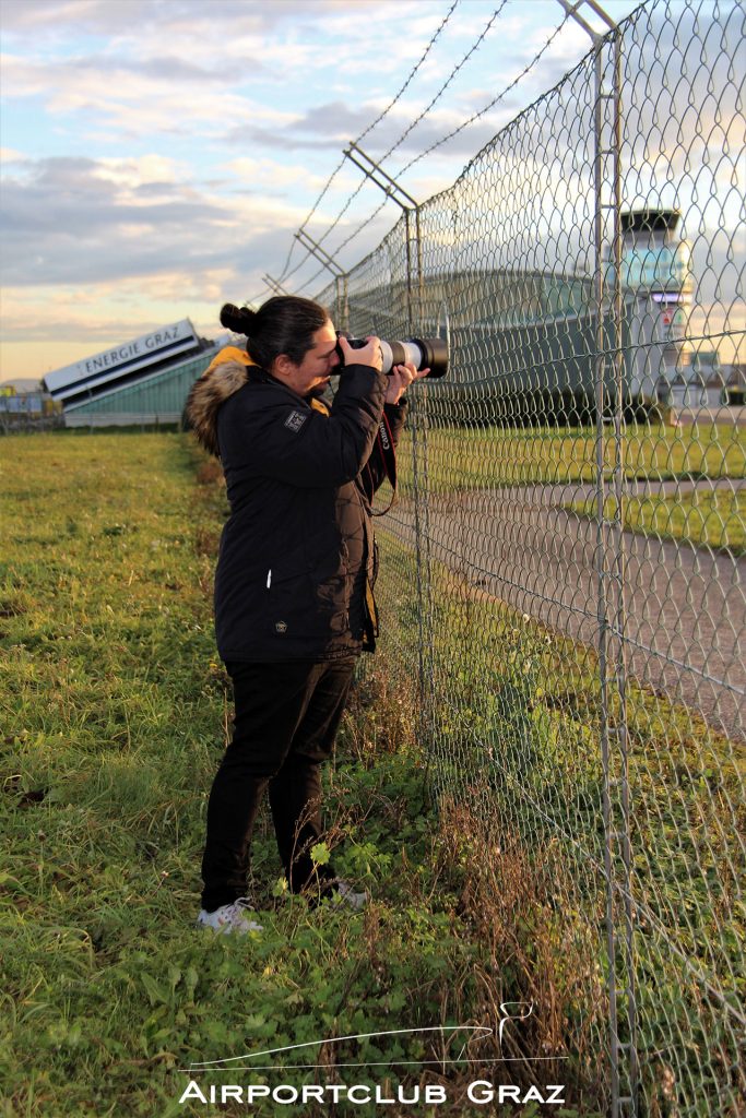 Fotoloch Flughafen Graz