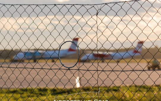 Flughafen Graz installiert Spotterlöcher