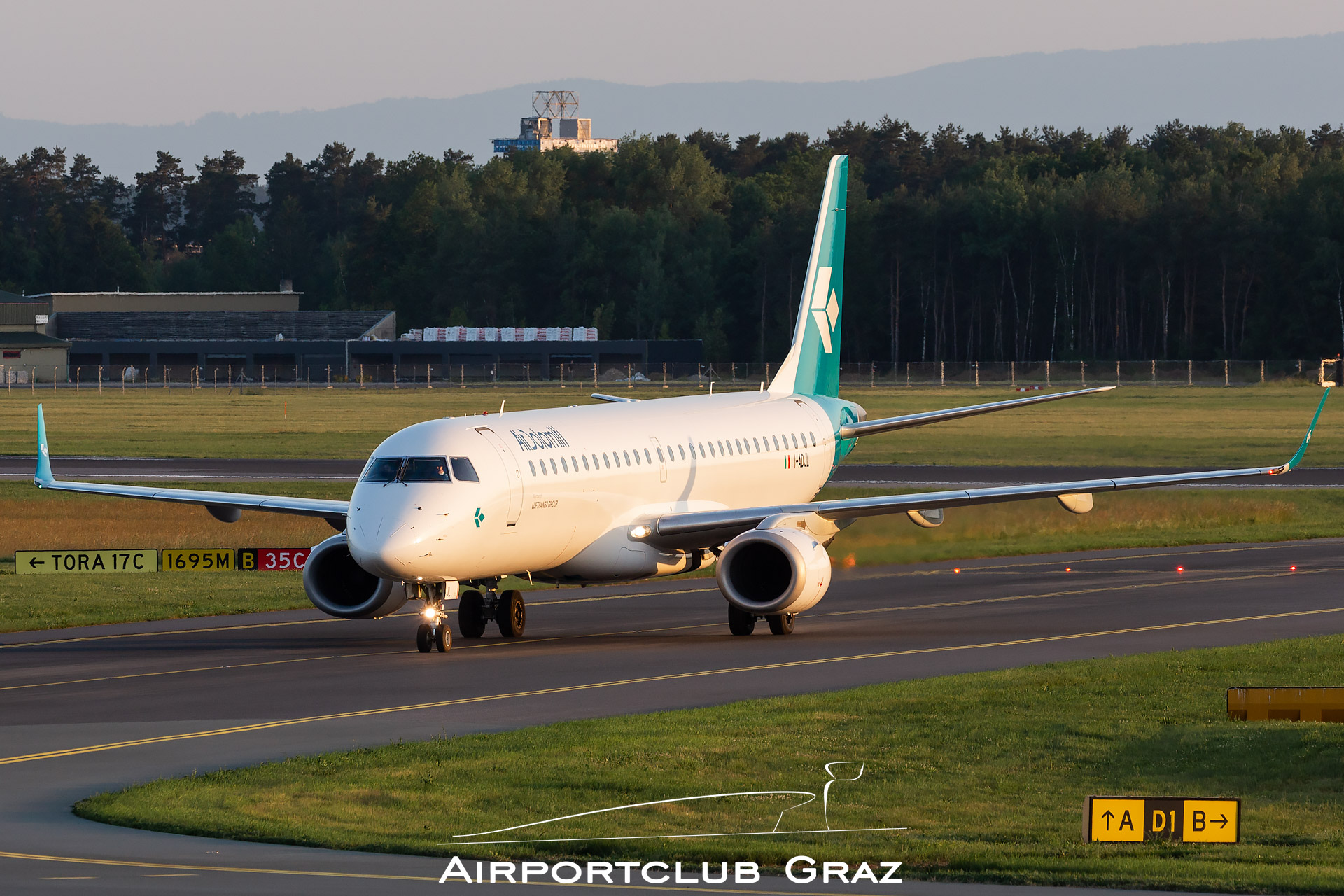 Air Dolomiti Embraer 195 I-ADJL