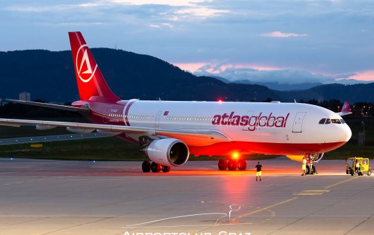 AtlasGlobal Airbus A330 in Graz