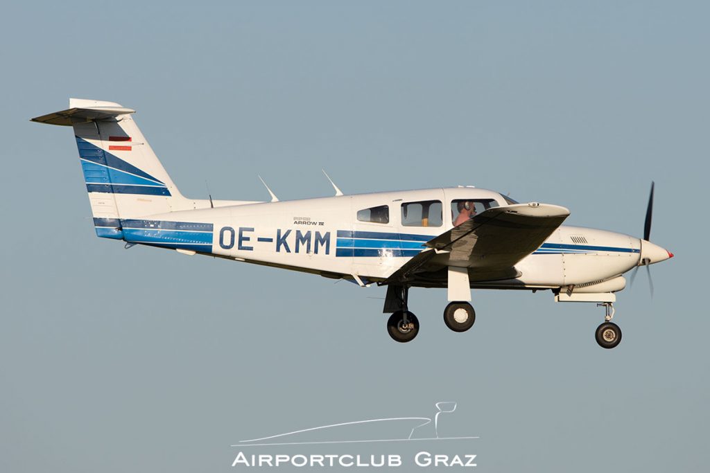 Piper PA-28RT-201T Turbo Arrow IV OE-KMM