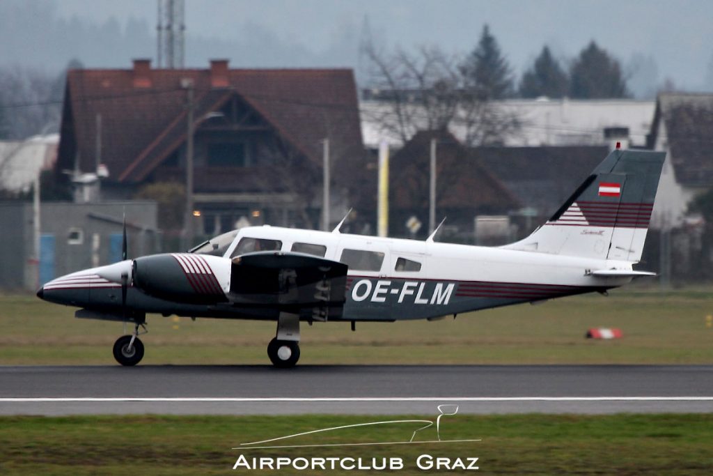 Punitz Flug Piper PA-34-220T Seneca III OE-FLM