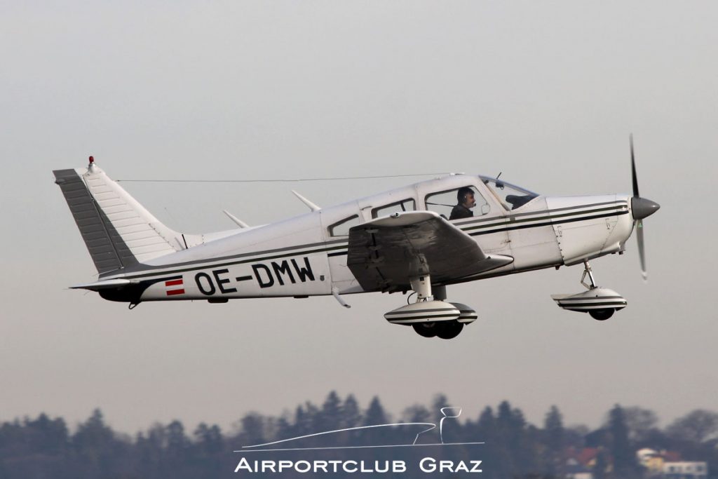 Piper PA-28-151 Warrior OE-DMW