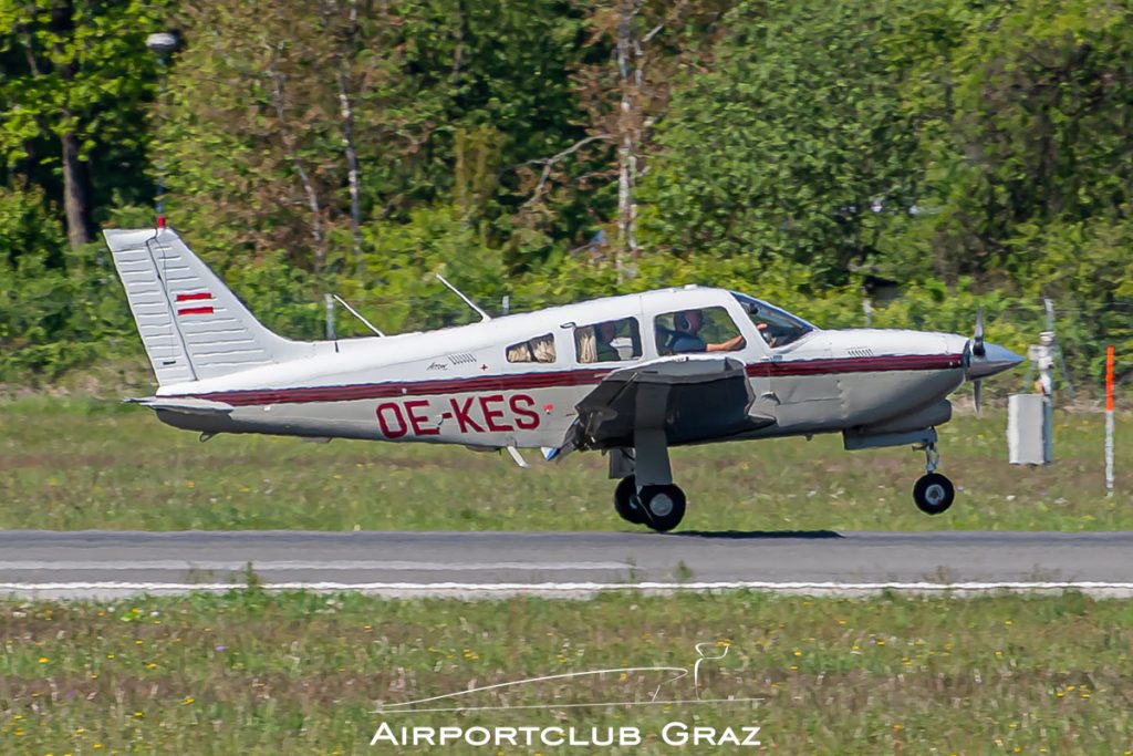 Piper PA-28R-201T Turbo Arrow OE-KES