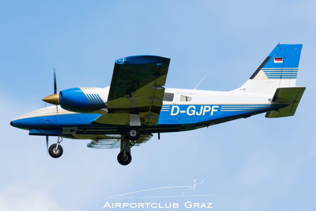 Piper PA-34-220T Seneca III D-GJPF