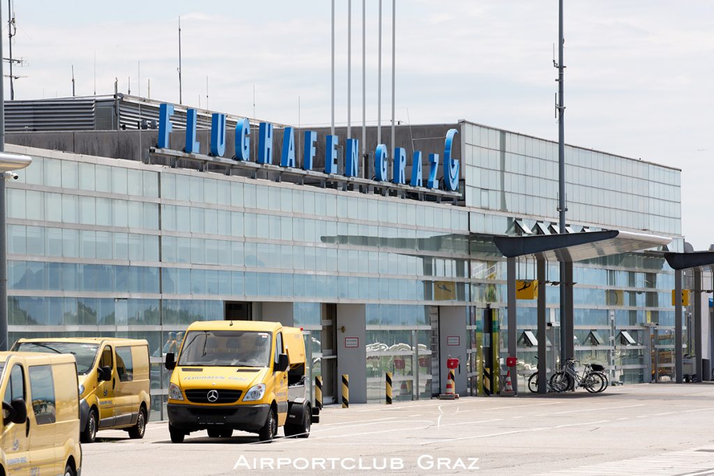 Start des Linienflugverkehrs