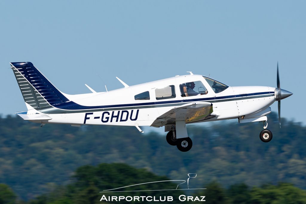 Piper PA-28R-201T Turbo Cherokee Arrow III F-GHDU