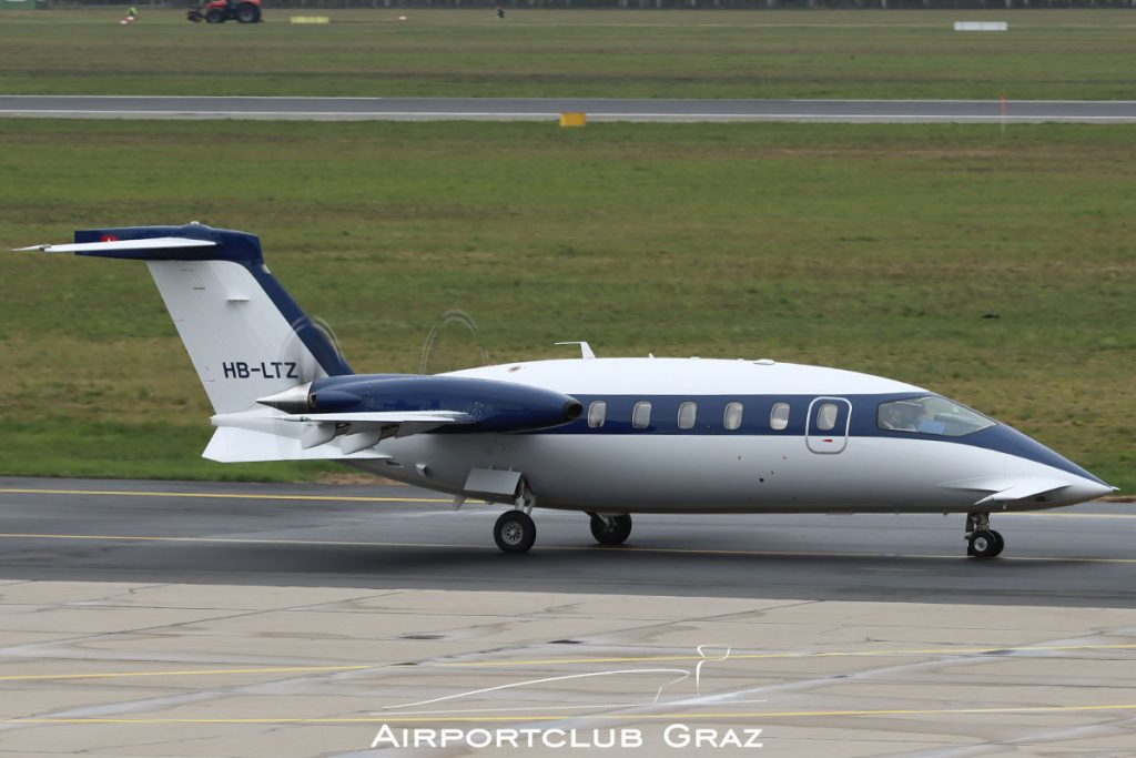 Piaggio P-180 Avanti HB-LTZ