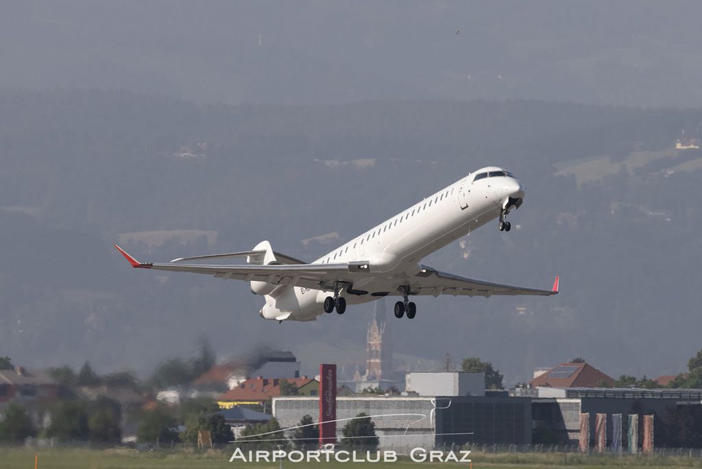 Hibernian Airlines CRJ-1000 EI-HBA