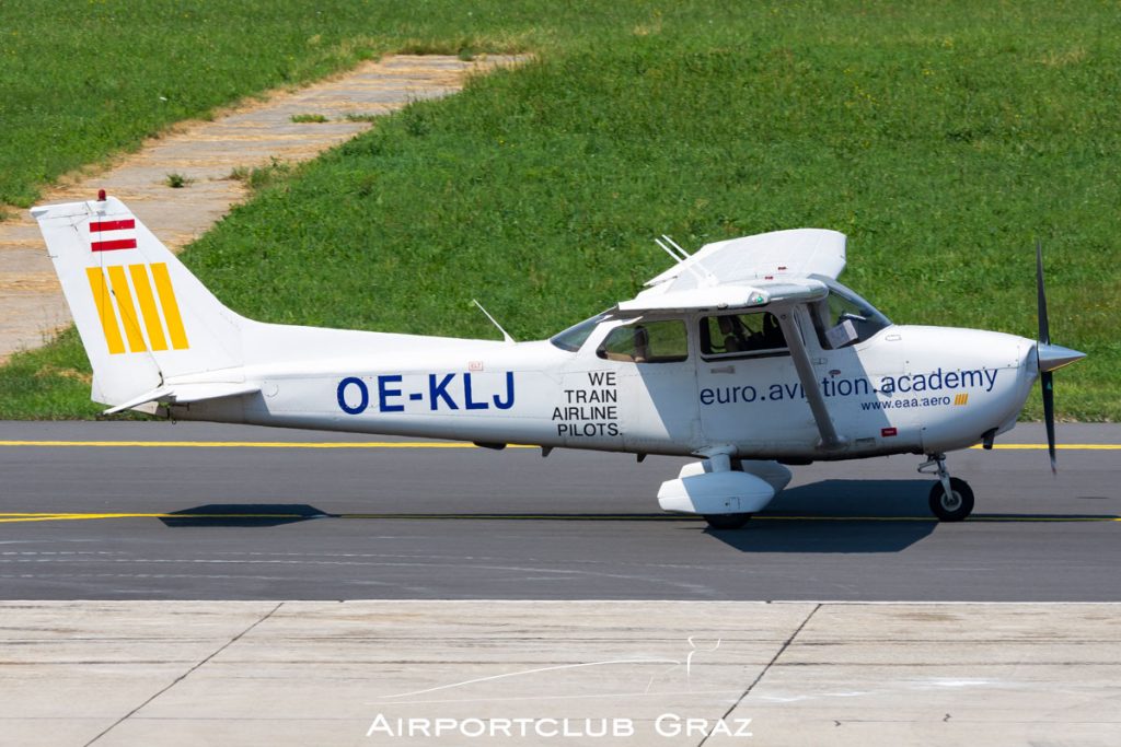 eaa Aviation Academy Cessna 172S Skyhawk SP OE-KLJ