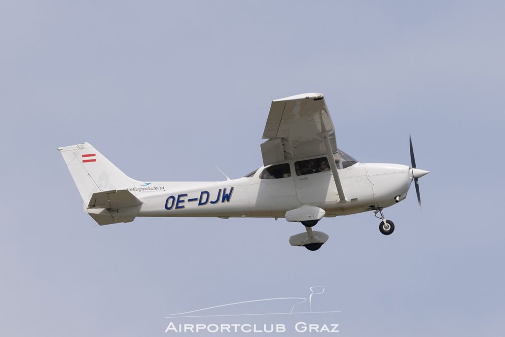 Lycoair Cessna 172R Skyhawk II OE-DJW
