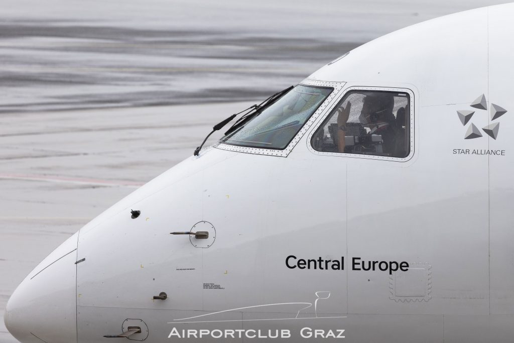 Austrian Airlines Embraer 195 OE-LWD