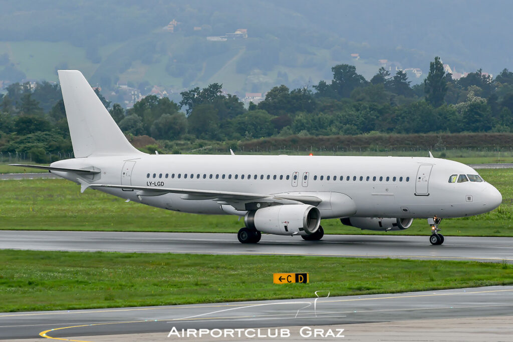 Global Airways Airbus A320-232 LY-LGD