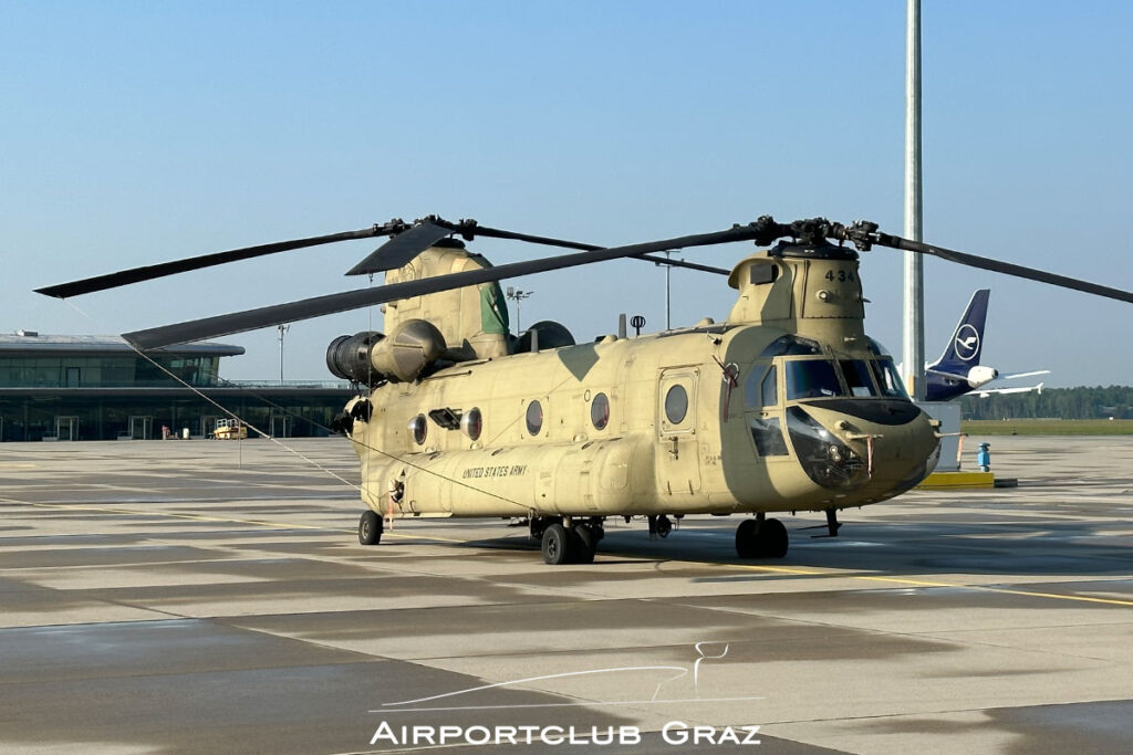 US Army Boeing CH-47F Chinook 13-08432