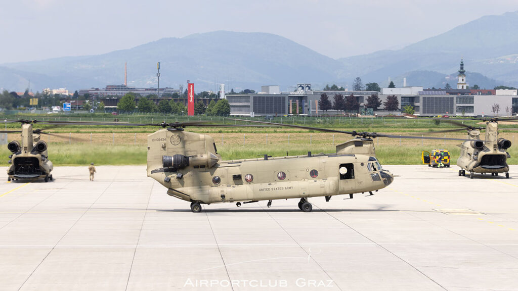 US Army Boeing CH-47F Chinook 13-08434