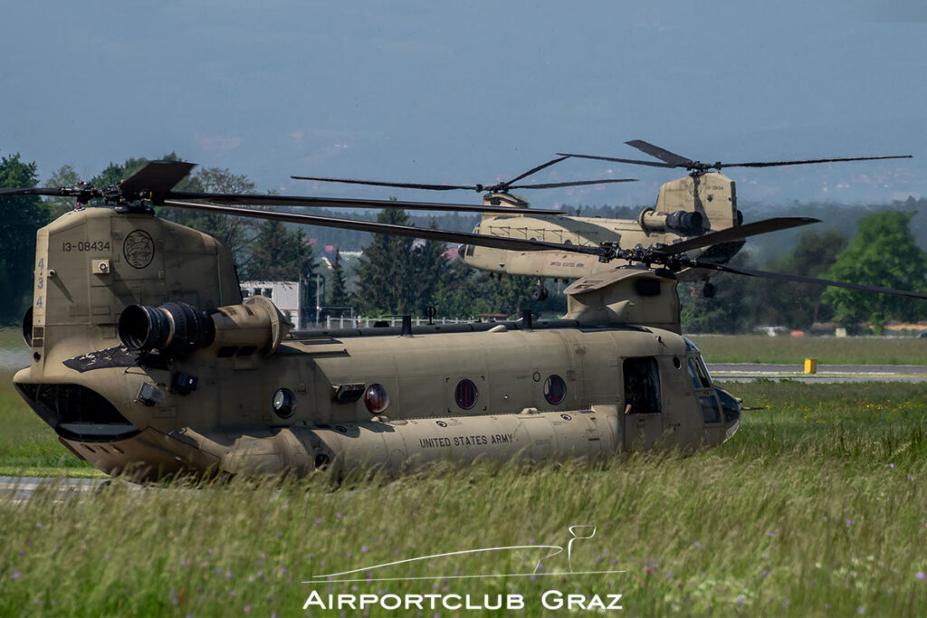 US Army Boeing CH-47F Chinook 13-08434