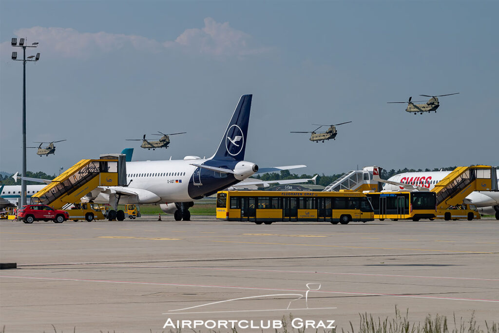 US Army Boeing CH-47F Chinook Flughafen Graz