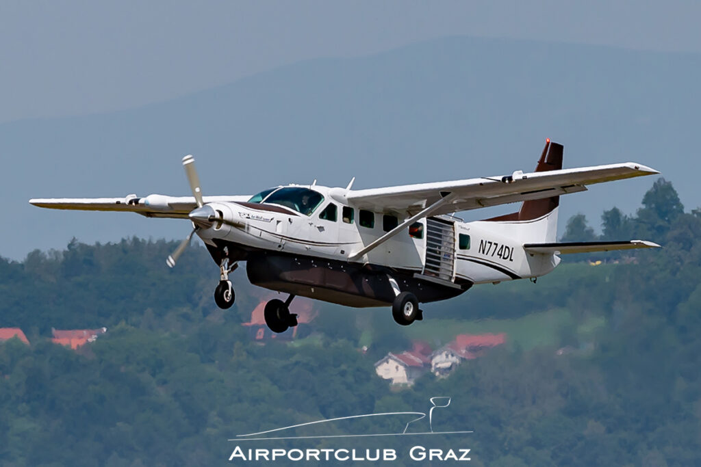 Sky West Aviation Cessna 208B Grand Caravan N774DL