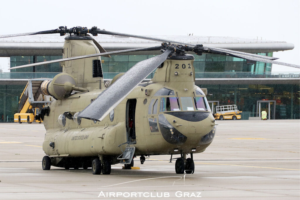 United States Army Boeing CH-47F Chinook 16-08202