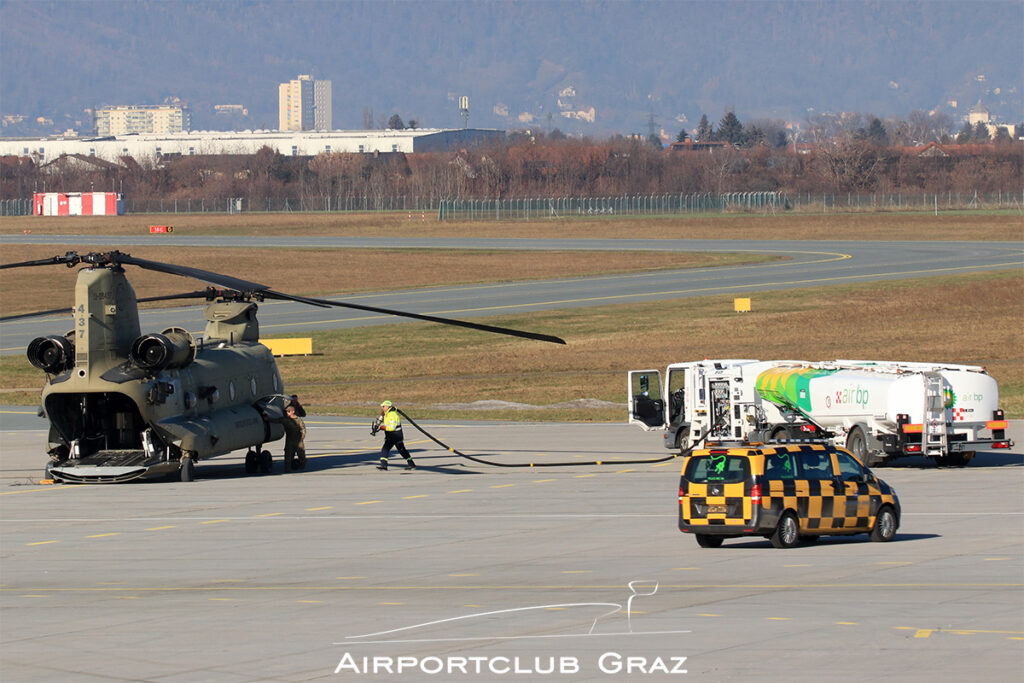 United States Army Boeing CH-47F Chinook 13-08437