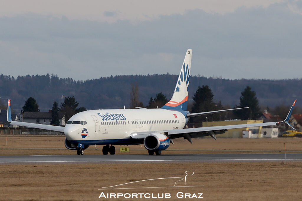 SunExpress Boeing 737-8HC TC-SOE