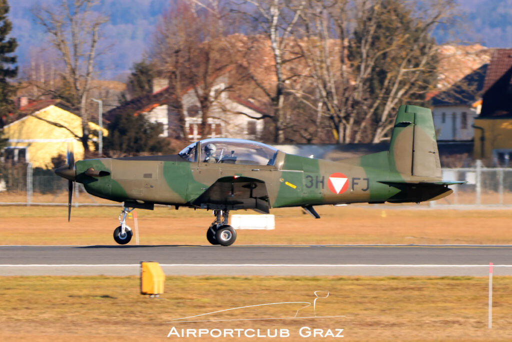 Bundesheer Pilatus PC-7 3H-FJ