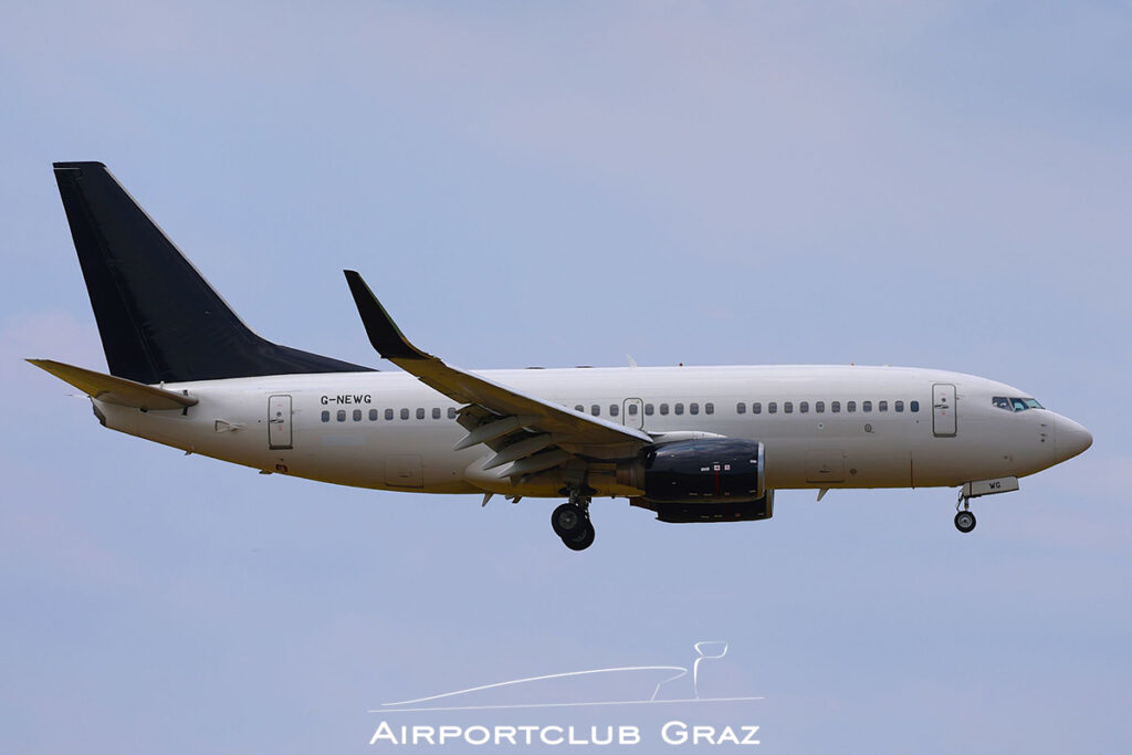 2Excel Aviation Boeing 737-76N G-NEWG