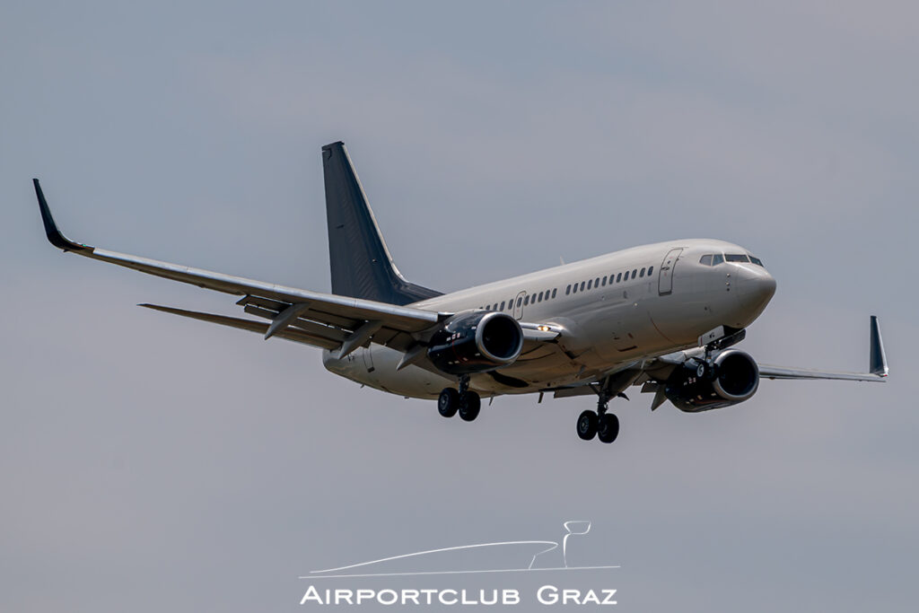 2Excel Aviation Boeing 737-76N G-NEWG