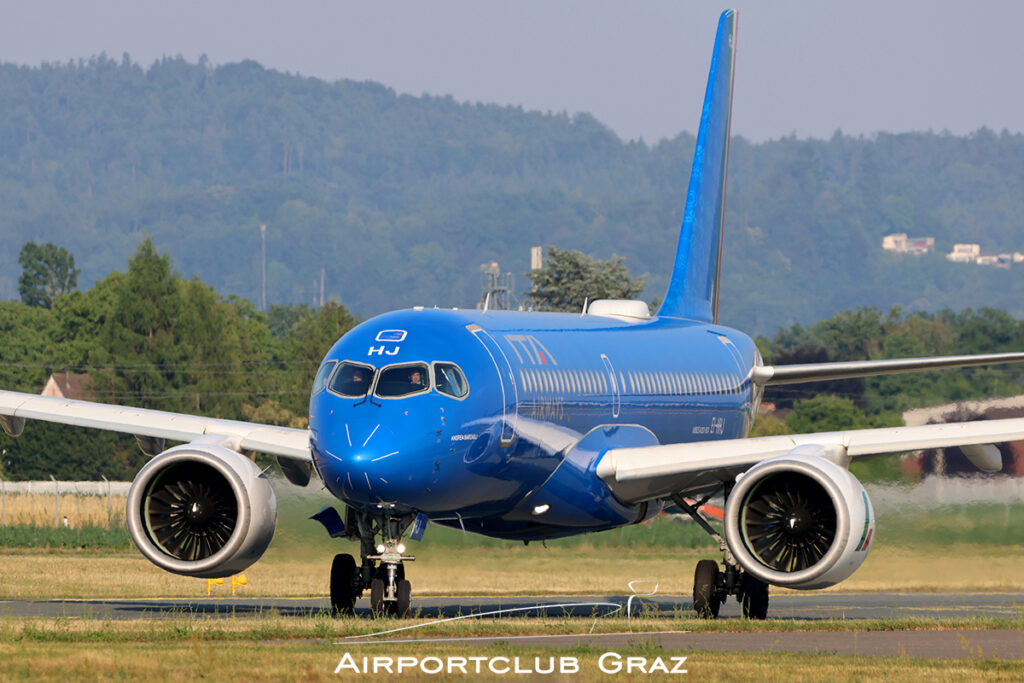 ITA Airways Airbus A220-371 EI-HHJ