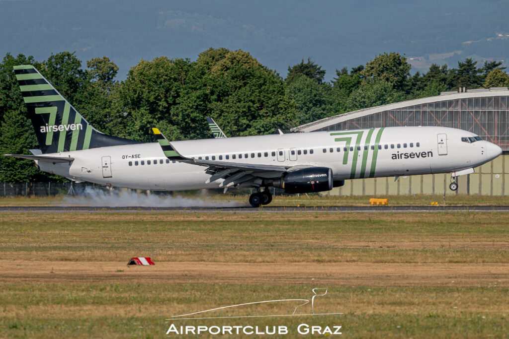 Airseven Boeing 737-8FH OY-ASE