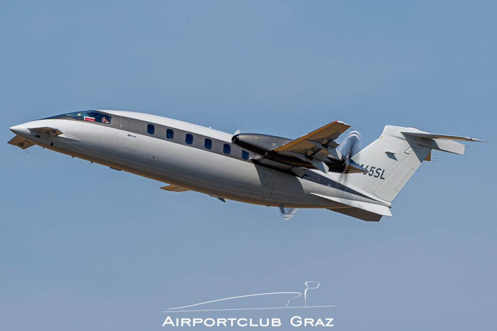 Piaggio P-180 Avanti II N165SL