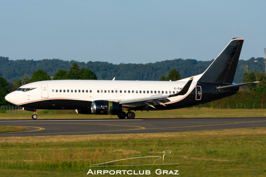 2Excel Aviation Boeing 737-3L9 G-SWRD