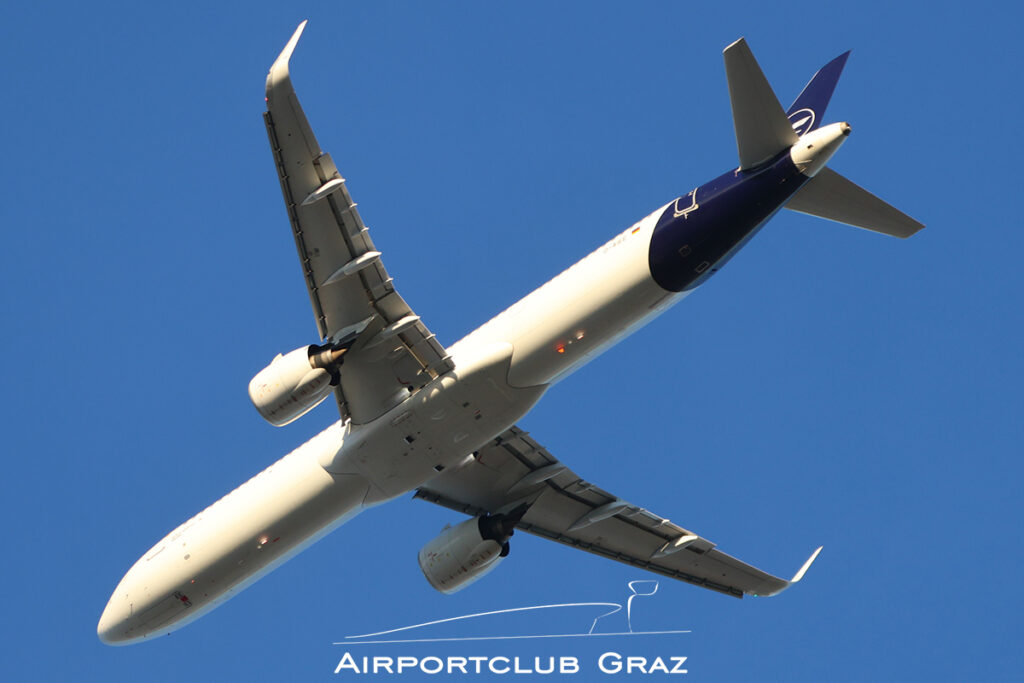 Lufthansa Airbus A321-271NX D-AIEE