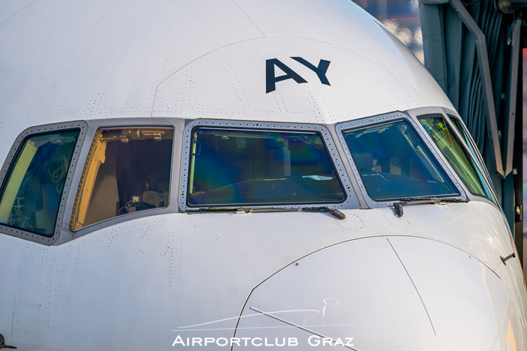 Austrian Airlines Boeing 767-3Z9(ER) OE-LAY
