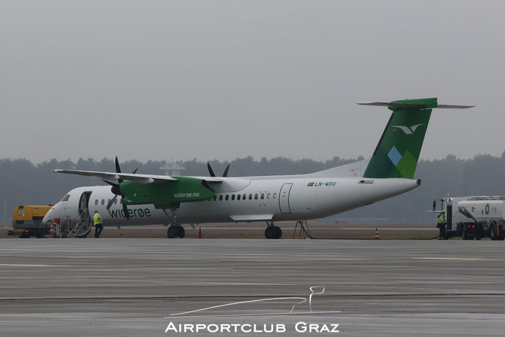 Widerøe Dash 8-Q402 LN-WDU