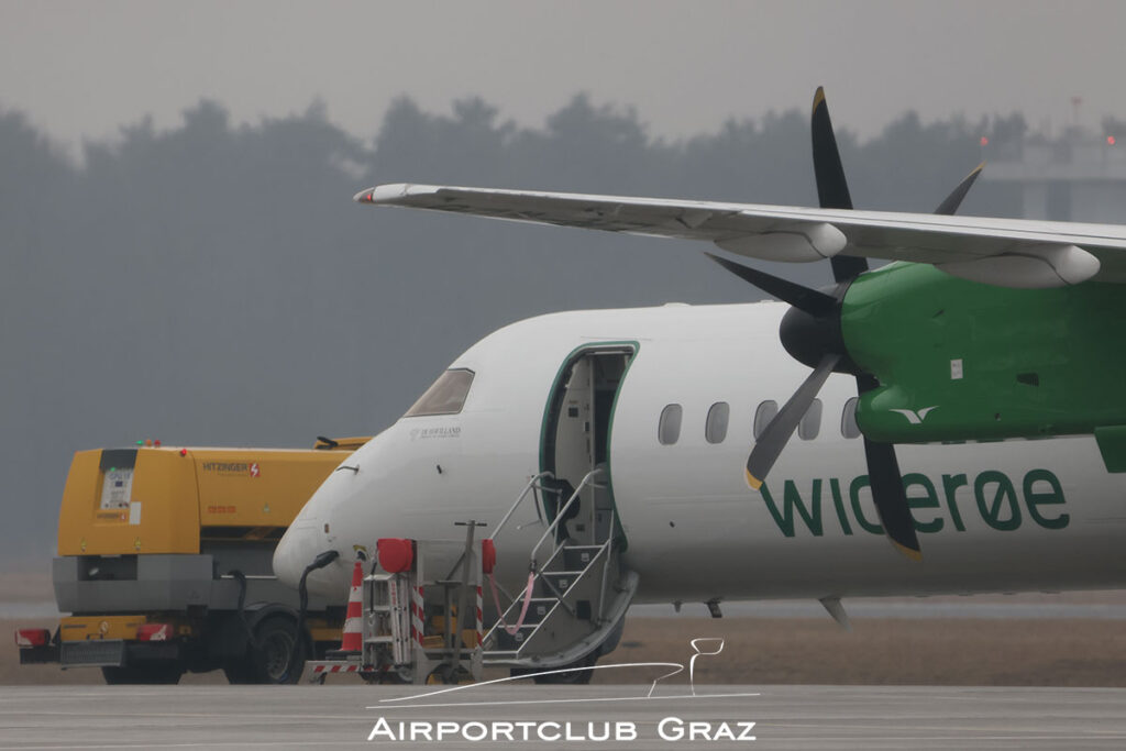 Widerøe Dash 8-Q402 LN-WDU