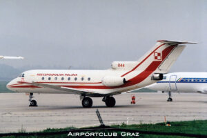 Poland Air Force Yakovlev Yak-40 044