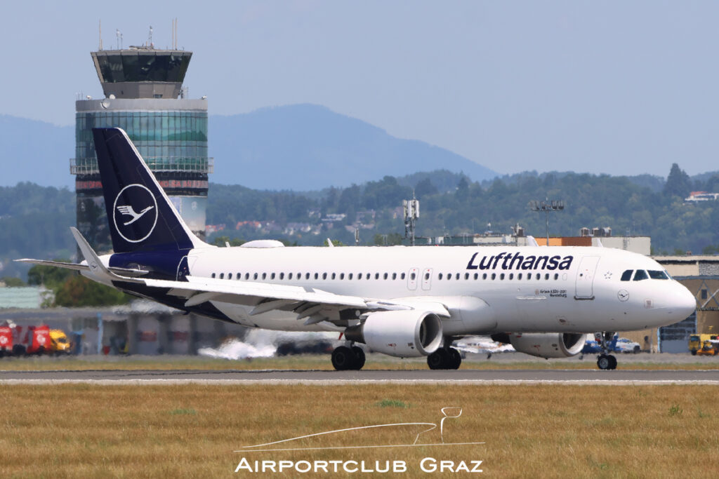 Lufthansa Airbus A320-214 D-AIUB