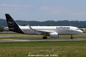 Lufthansa Airbus A320-214 D-AIUB