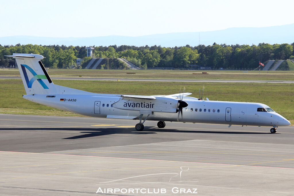 Avanti Air Dash 8-Q402 D-AASG
