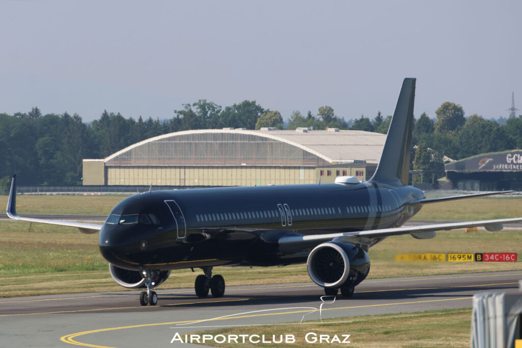 Titan Airways Airbus A321-253NX G-OATW