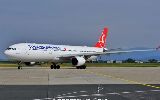 Turkish Airlines mit Airbus A330 in Graz