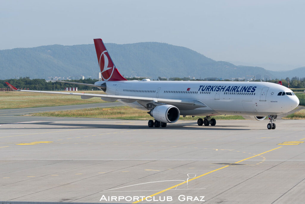 Turkish Airlines Airbus A330-303 TC-LNC