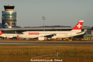 Swiss Airbus A320-214 HB-IJQ