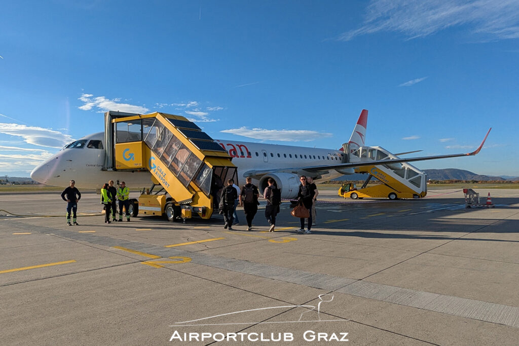 Austrian Airlines Embraer 195 OE-LWD